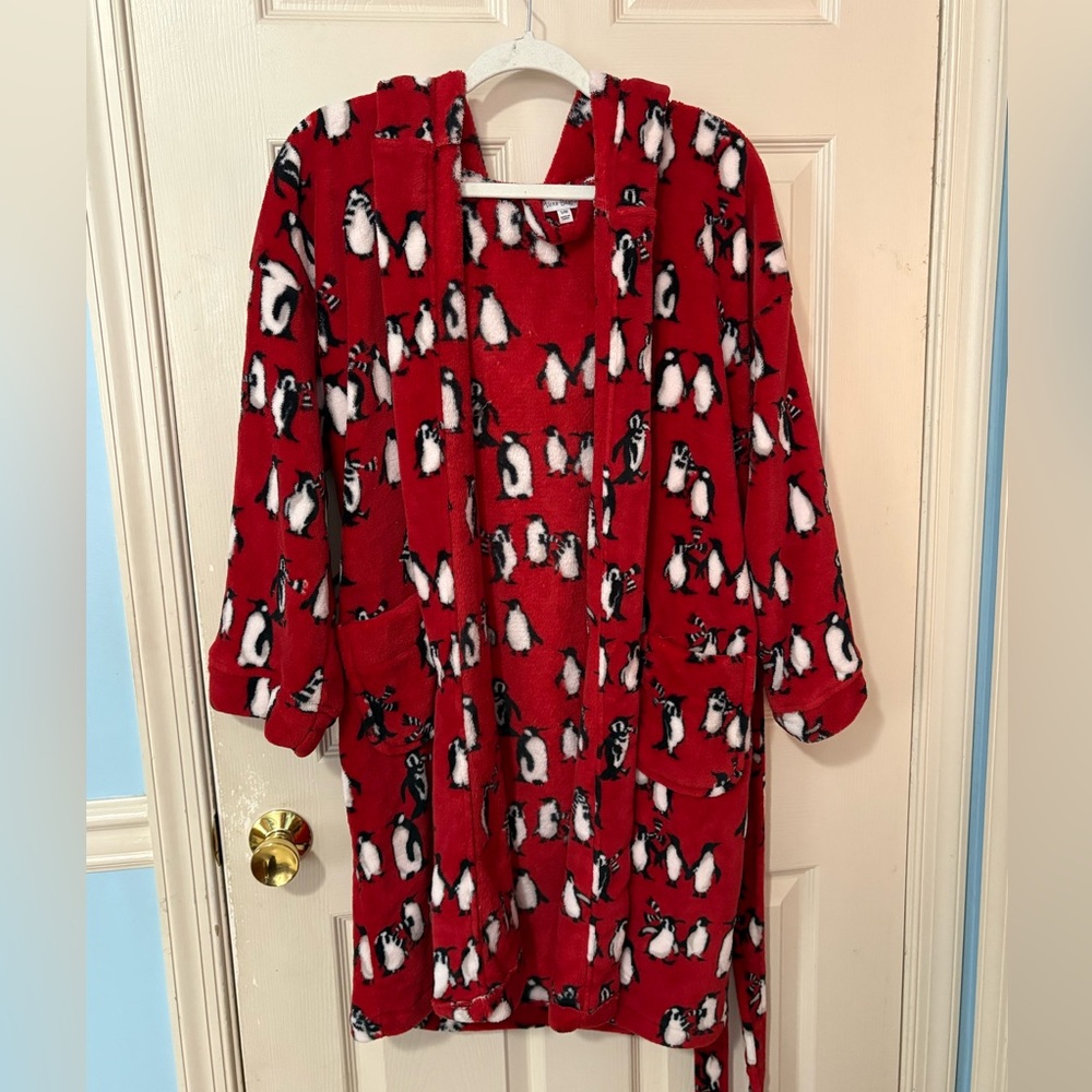 Vera Bradley Red and Black Cozy Fleece Penguin Robe